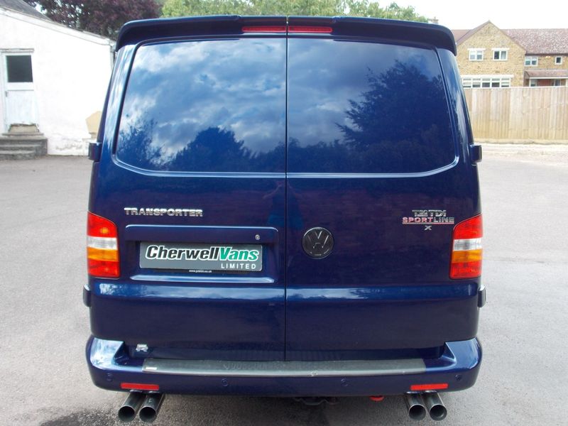 VOLKSWAGEN TRANSPORTER SPORTLINE