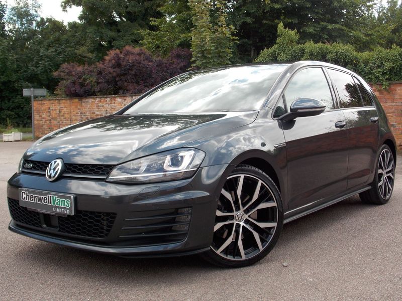 View VOLKSWAGEN GOLF 2.0 TDi BlueMotion Tech GTD DSG 5dr Hatchback *LEATHER* *FVWSH*