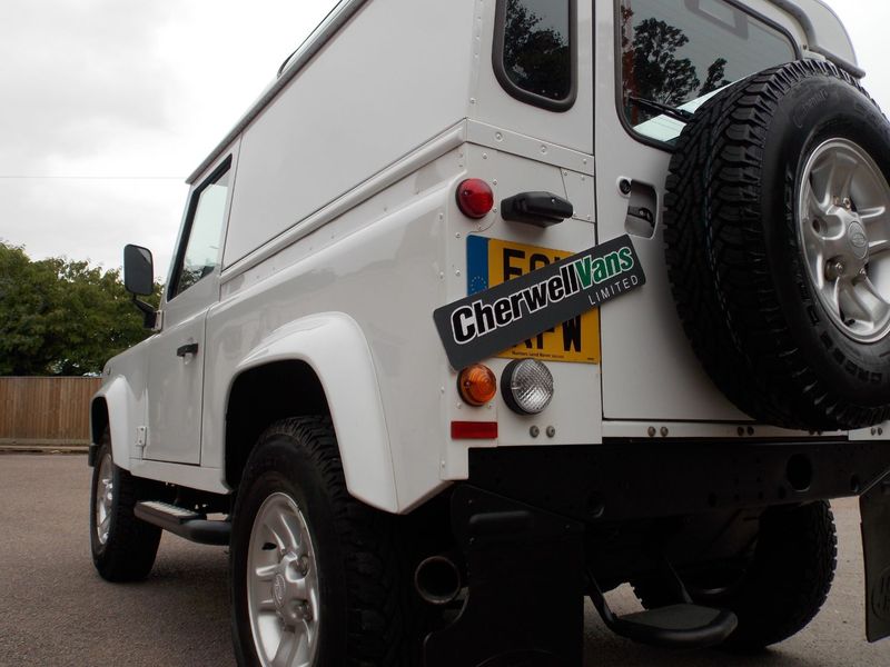 LAND ROVER DEFENDER 90