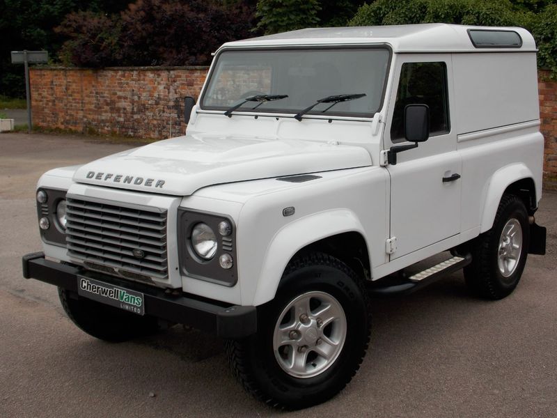 View LAND ROVER DEFENDER 90 2.2 TD XS HARD TOP 3DR *Fuji White* *Air Con*