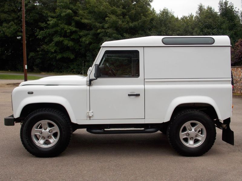 LAND ROVER DEFENDER 90