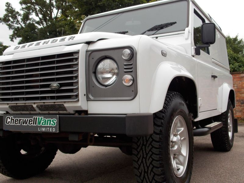 LAND ROVER DEFENDER 90