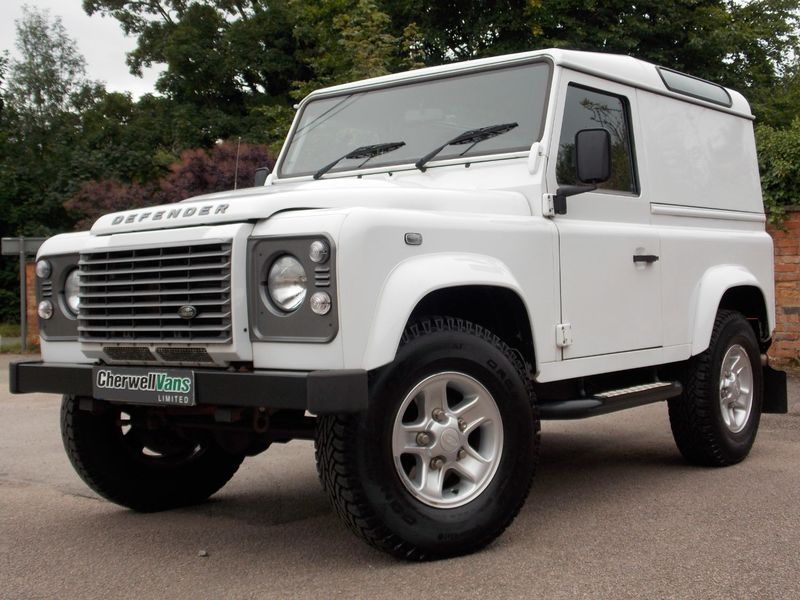 View LAND ROVER DEFENDER 90 2.2 TD XS HARD TOP 3DR *Fuji White* *Air Con*