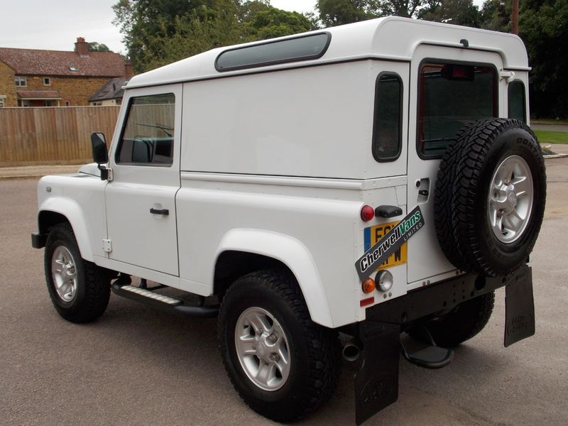 LAND ROVER DEFENDER 90