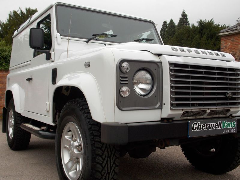 LAND ROVER DEFENDER 90