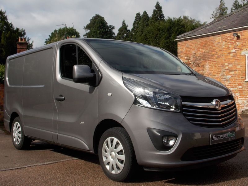 VAUXHALL VIVARO