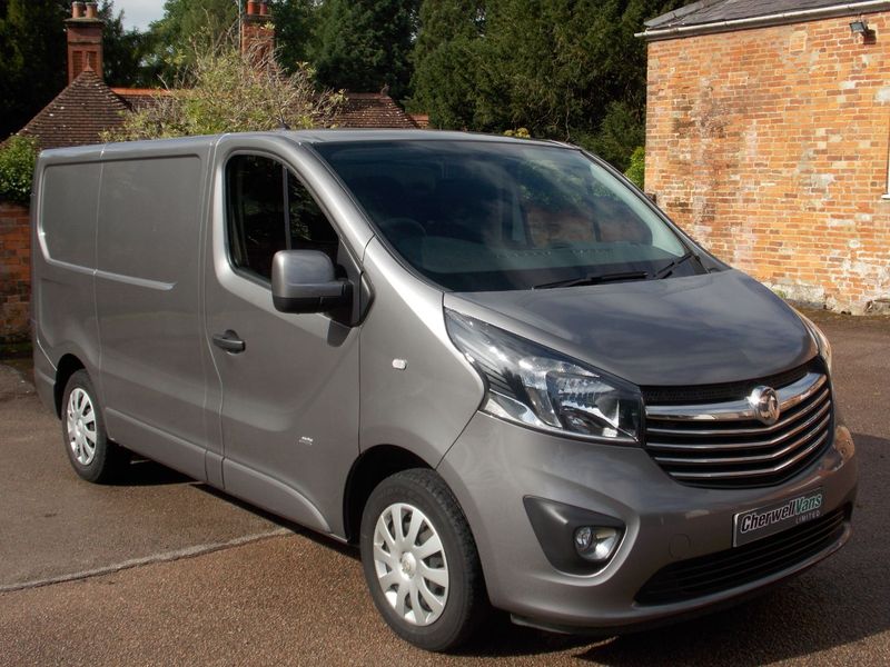 VAUXHALL VIVARO