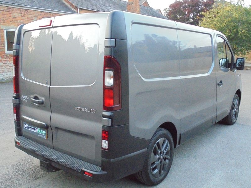 RENAULT TRAFIC