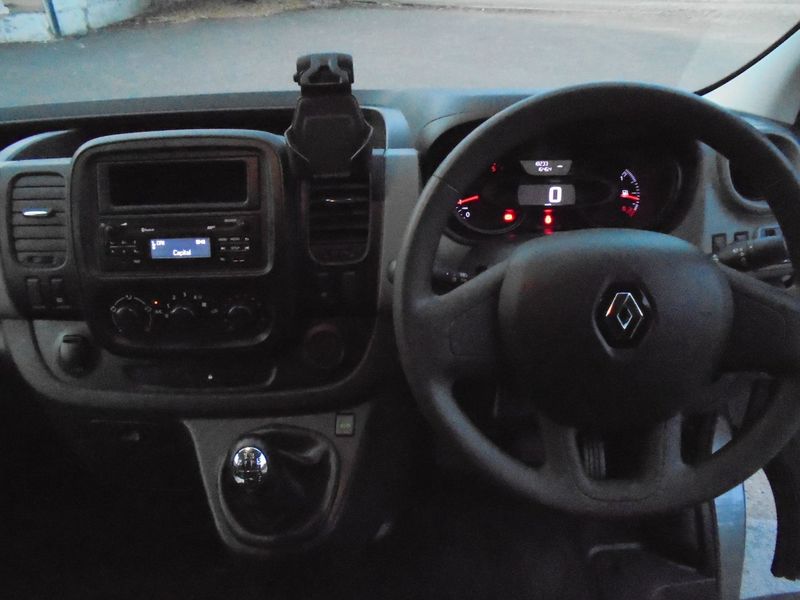 RENAULT TRAFIC