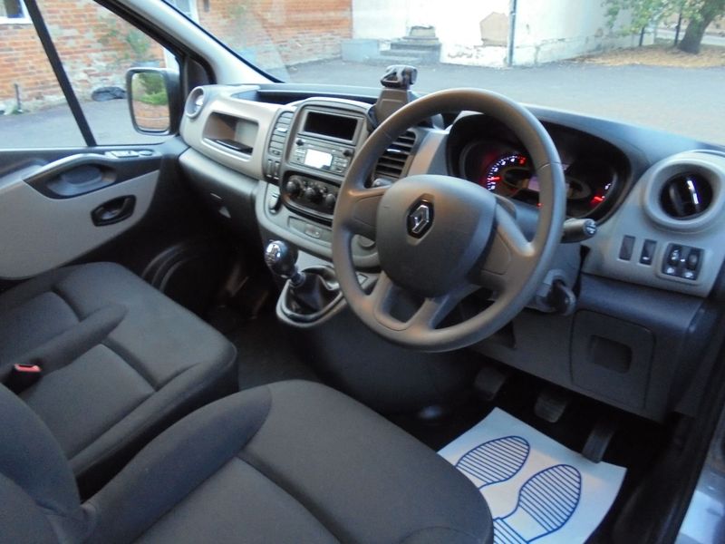 RENAULT TRAFIC