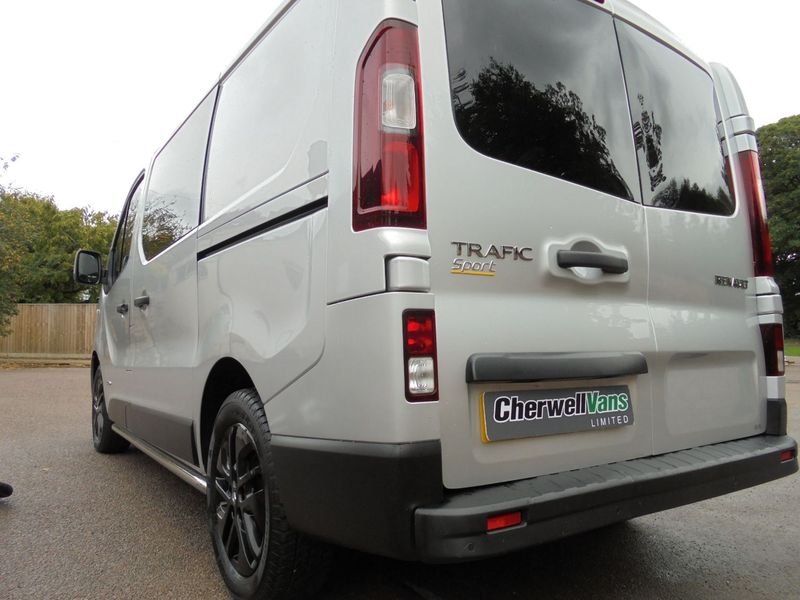 RENAULT TRAFIC