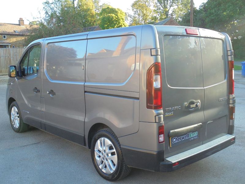 RENAULT TRAFIC