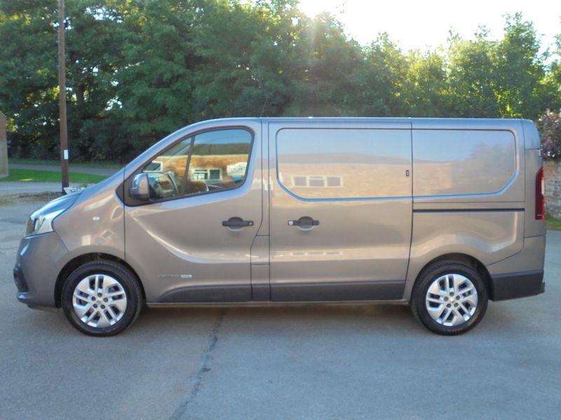 RENAULT TRAFIC