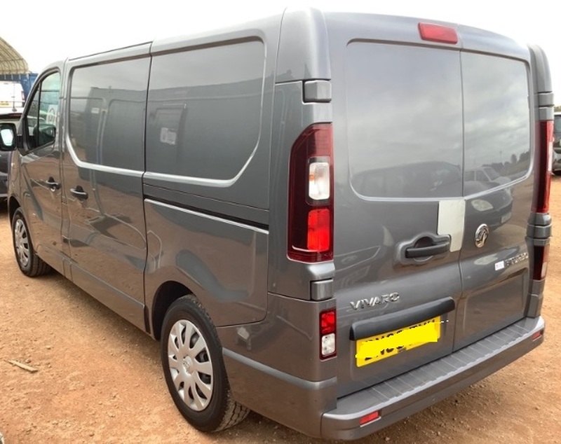 VAUXHALL VIVARO