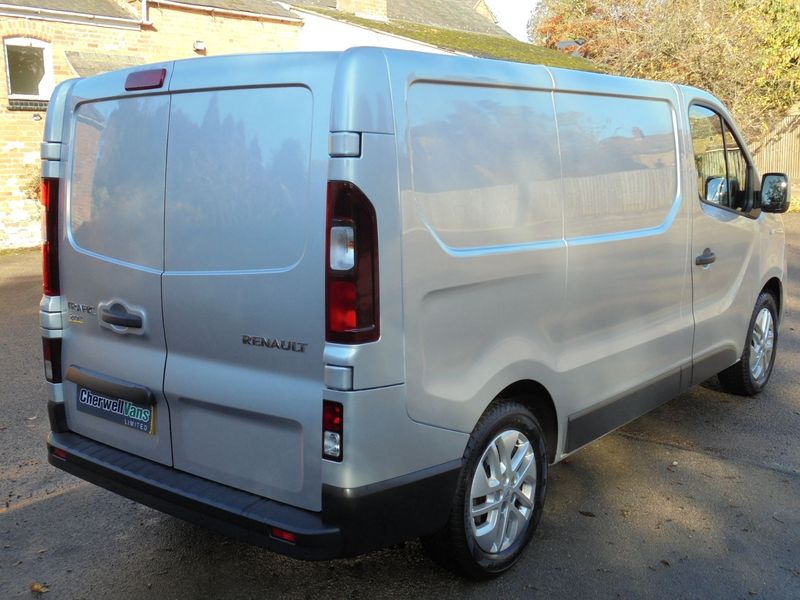 RENAULT TRAFIC