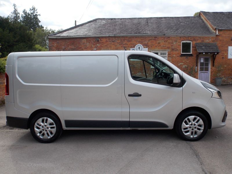 RENAULT TRAFIC