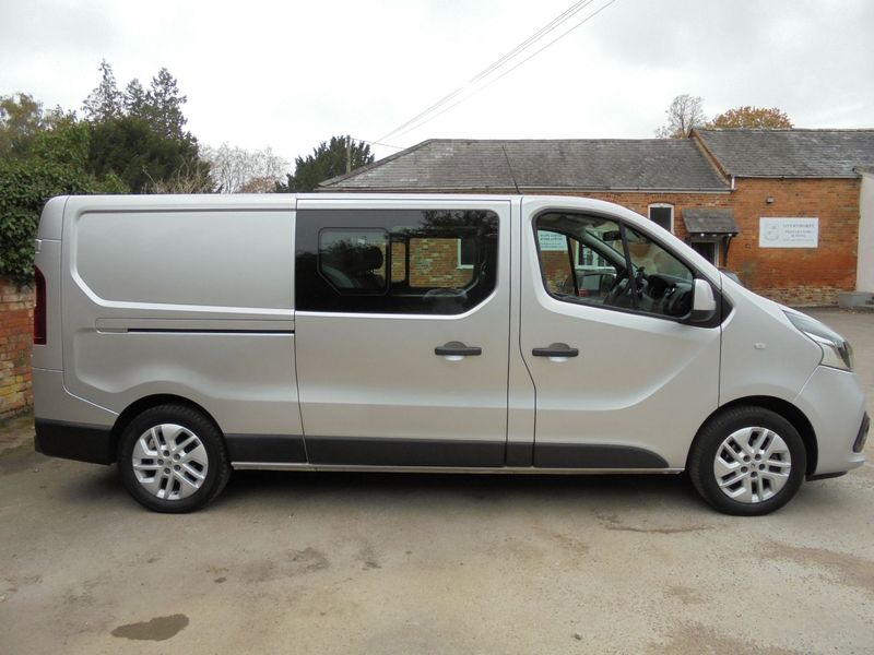 RENAULT TRAFIC