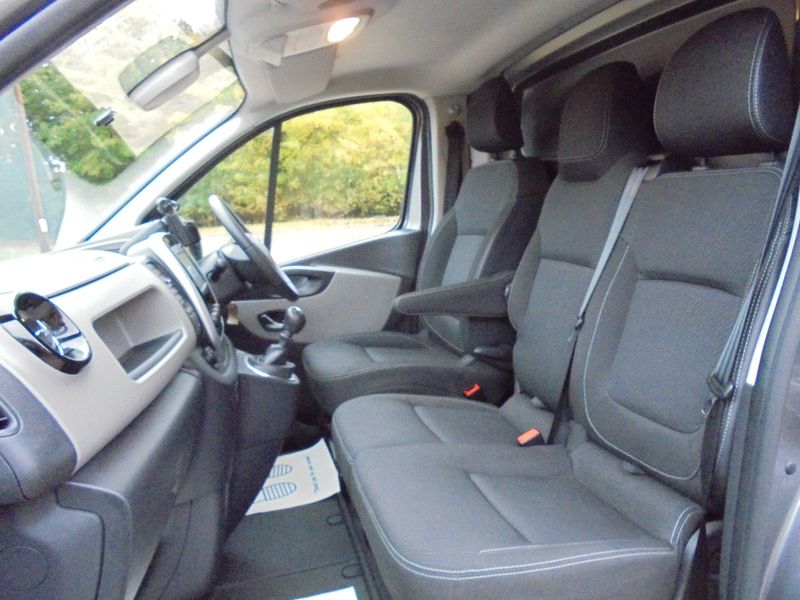 RENAULT TRAFIC