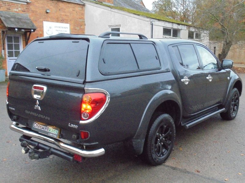 MITSUBISHI L200