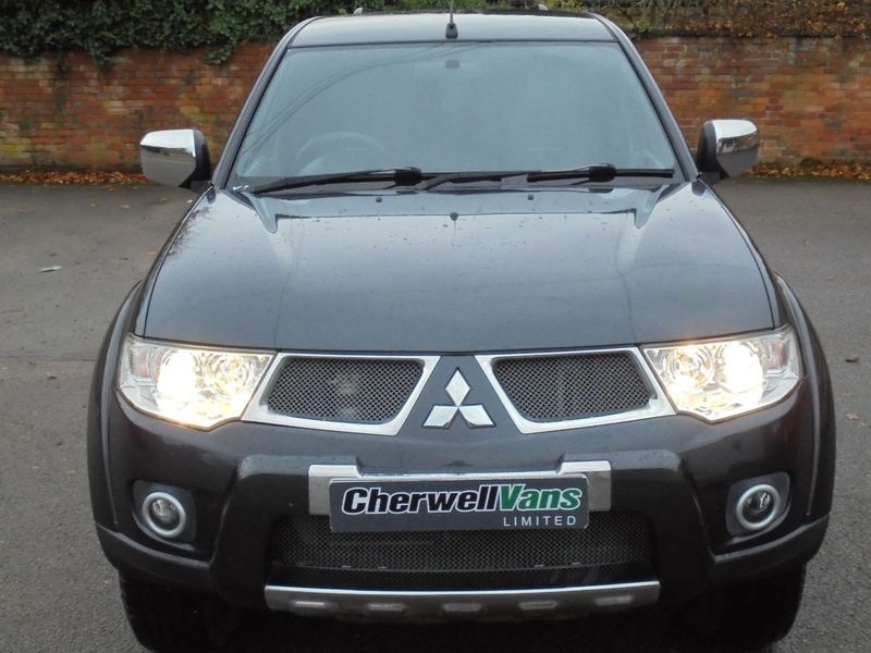 View MITSUBISHI L200 2.5 DI-D CR Barbarian 176bhp LWB 4x4 Double Cab AUTO Pick-Up *NO VAT*