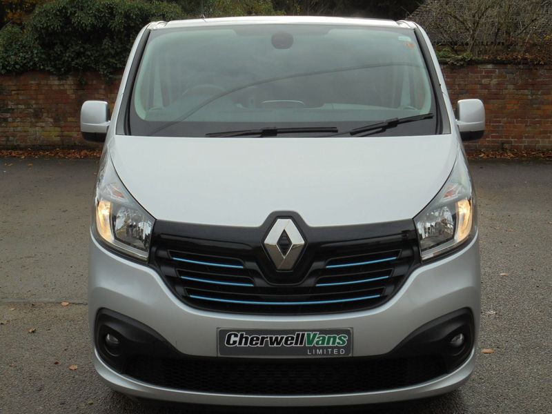 View RENAULT TRAFIC SL27 CREW CAB SPORT NAV 1.6 Bi-TURBO DCi 125bhp ENERGY SWB VAN *NO VAT*