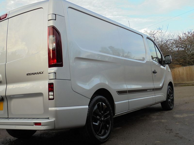 RENAULT TRAFIC