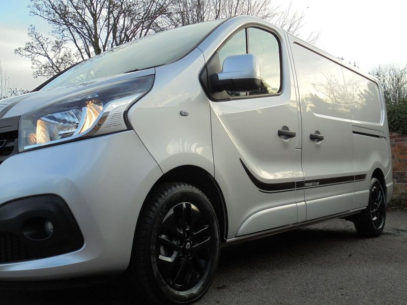 View RENAULT TRAFIC LL29 PREMIER EDITION Sport Nav Van 1.6 Bi-Turbo 125bhp LWB *NO VAT 7k MILES