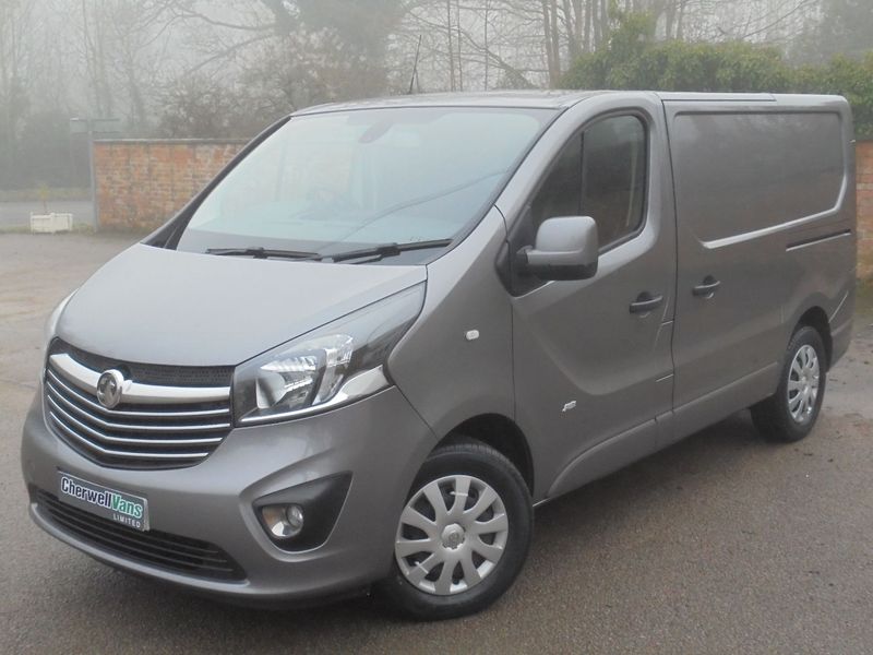 VAUXHALL VIVARO