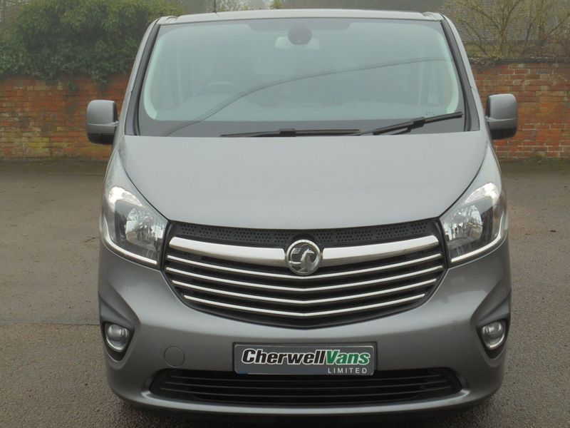 VAUXHALL VIVARO