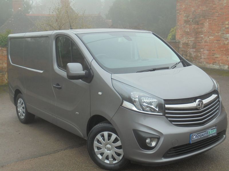 VAUXHALL VIVARO