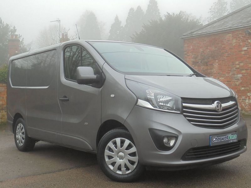 VAUXHALL VIVARO