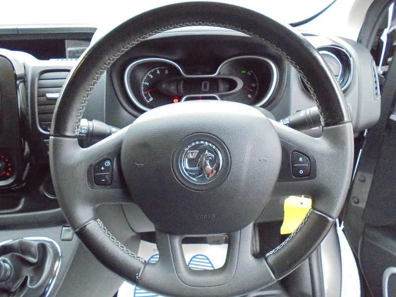 VAUXHALL VIVARO