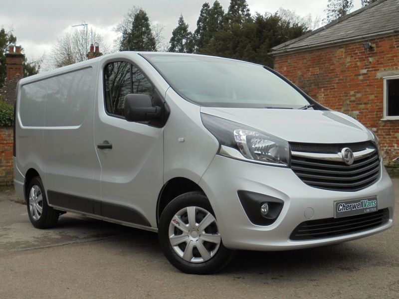 VAUXHALL VIVARO