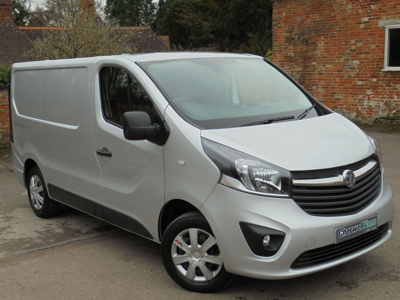 VAUXHALL VIVARO