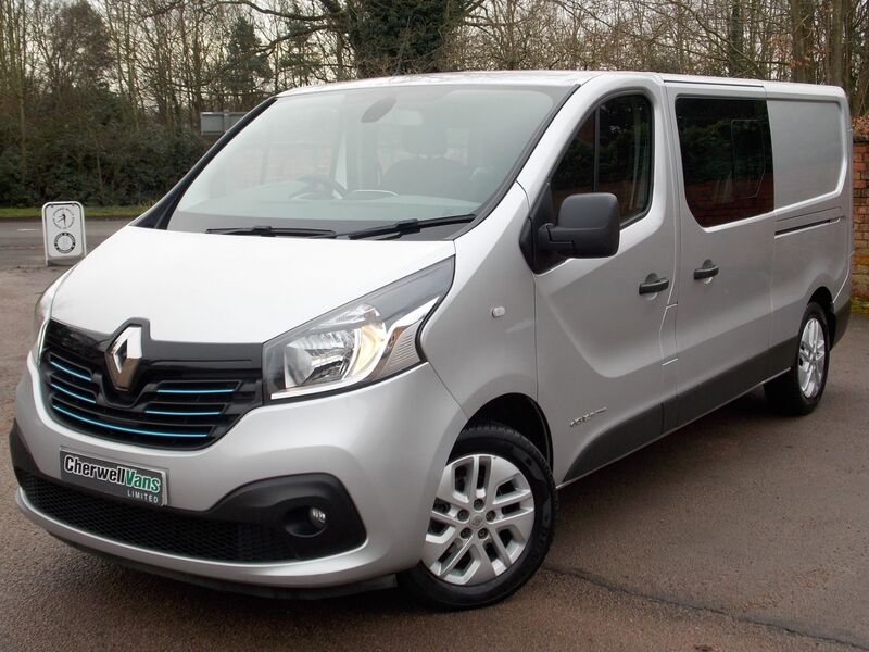 View RENAULT TRAFIC LL29 Sport Nav Crew Cab Van 1.6 DCi Bi-Turbo 125bhp LWB **NO VAT** 44,000 Miles