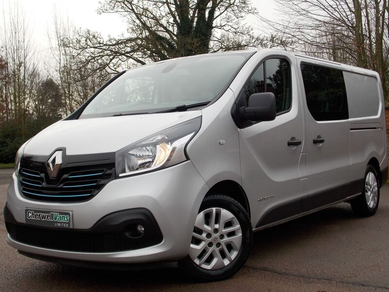 View RENAULT TRAFIC LL29 Sport Nav Crew Cab Van 1.6 DCi Bi-Turbo 125bhp LWB **NO VAT** 44,000 Miles