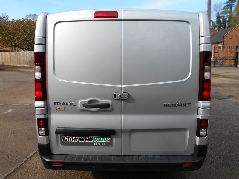 RENAULT TRAFIC