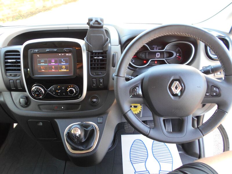 RENAULT TRAFIC