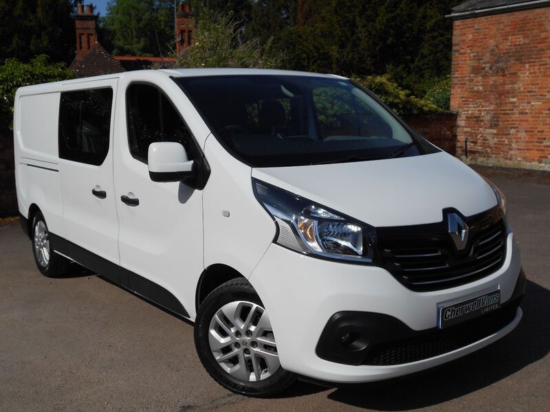 View RENAULT TRAFIC LL29 Sport Nav Crew Cab Van 1.6 DCi Bi-Turbo 125bhp LWB *NO VAT* 22,000 Miles