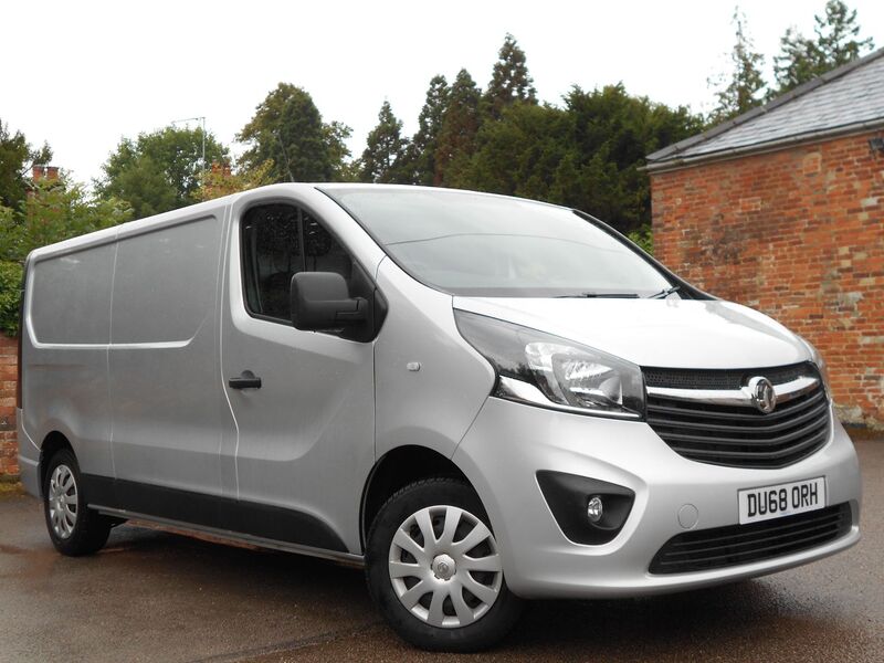 VAUXHALL VIVARO