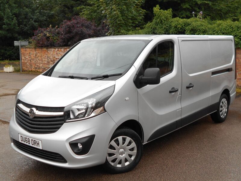 VAUXHALL VIVARO