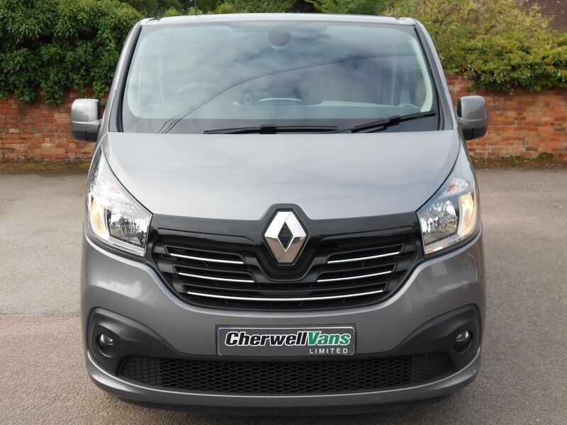 View RENAULT TRAFIC SL29 SPORT NAV 1.6 Bi-TURBO DCi 120bhp EURO 6 SWB VAN *NO VAT*