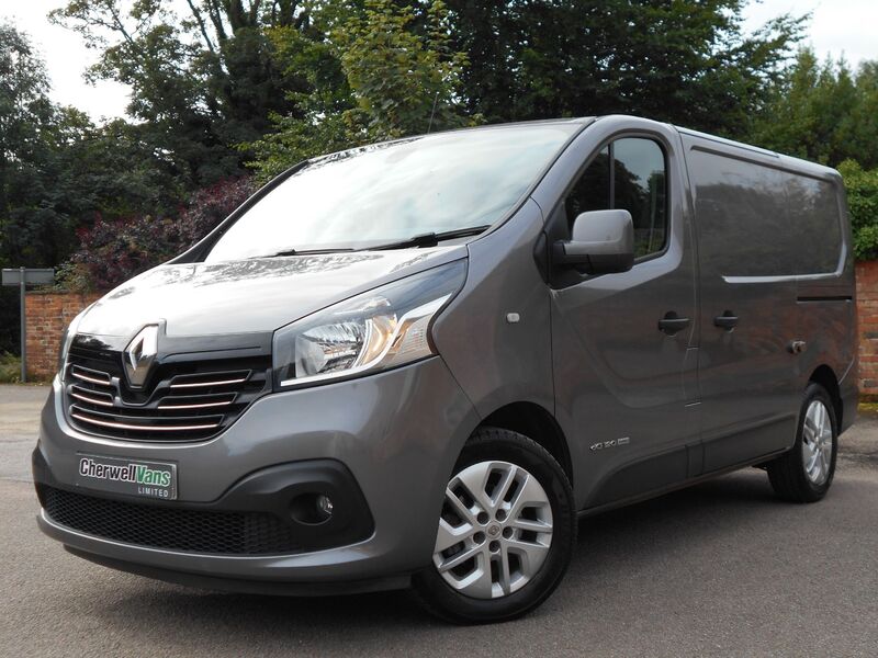 View RENAULT TRAFIC SL29 SPORT NAV 1.6 Bi-TURBO DCi 120bhp EURO 6 SWB VAN *NO VAT*