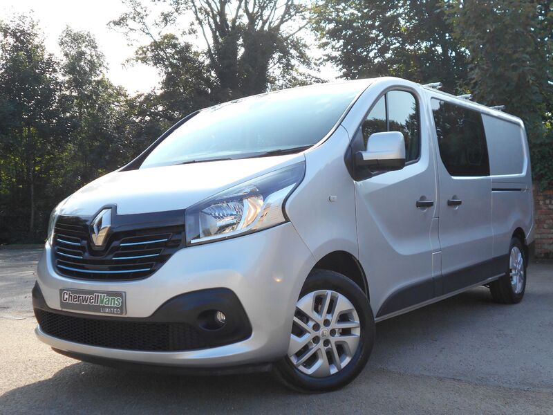 View RENAULT TRAFIC LL29 Sport Nav Crew Cab Van 1.6 DCi Bi-Turbo 125bhp LWB *NO VAT* 35,000 Miles