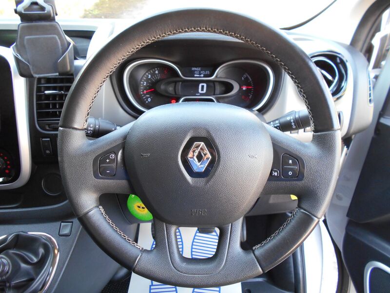 RENAULT TRAFIC