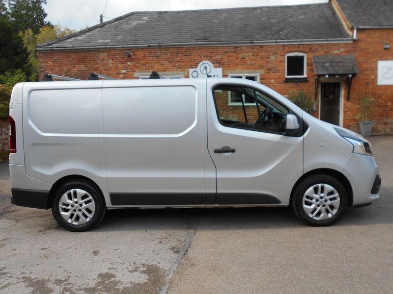 RENAULT TRAFIC