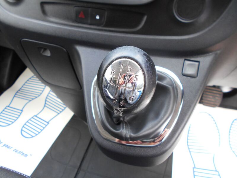 RENAULT TRAFIC