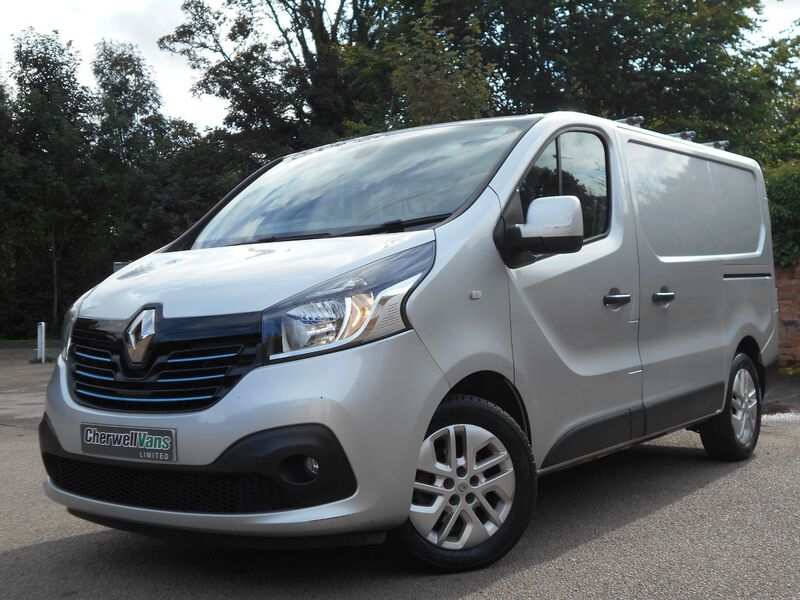 View RENAULT TRAFIC SL27 SPORT NAV 1.6 Bi-TURBO DCi 125bhp ENERGY SWB VAN *NO VAT* 60,000 Miles