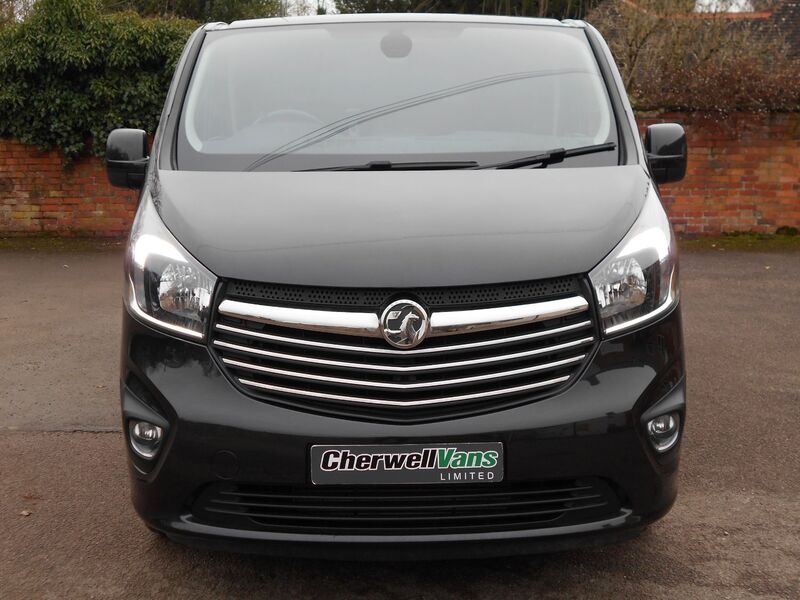 VAUXHALL VIVARO