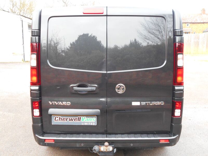 VAUXHALL VIVARO